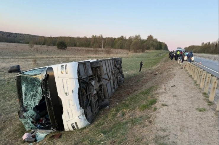 Rusiyada avtobus aşdı, 35 nəfər  xəsarət aldı