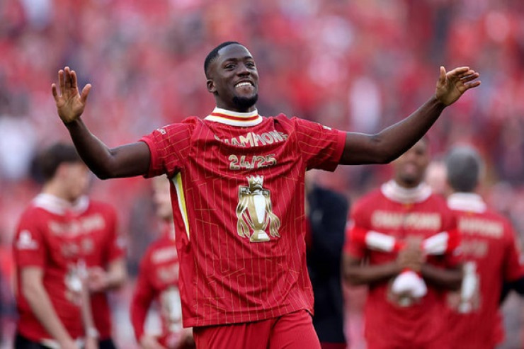 Çempion “Liverpul”un müdafiəçisi gələcəyi haqda  DANIŞDI