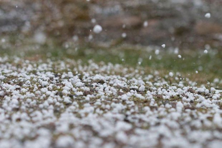 Biləsuvara dolu düşdü 