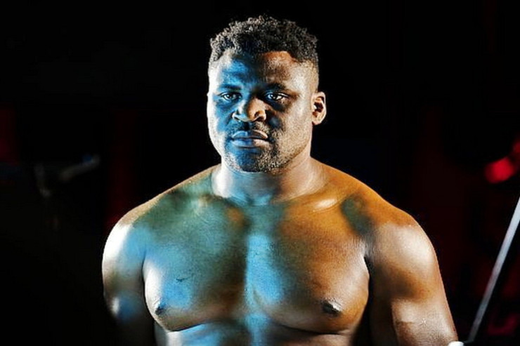 UFC çempionu 17 yaşlı qızı öldürdü 