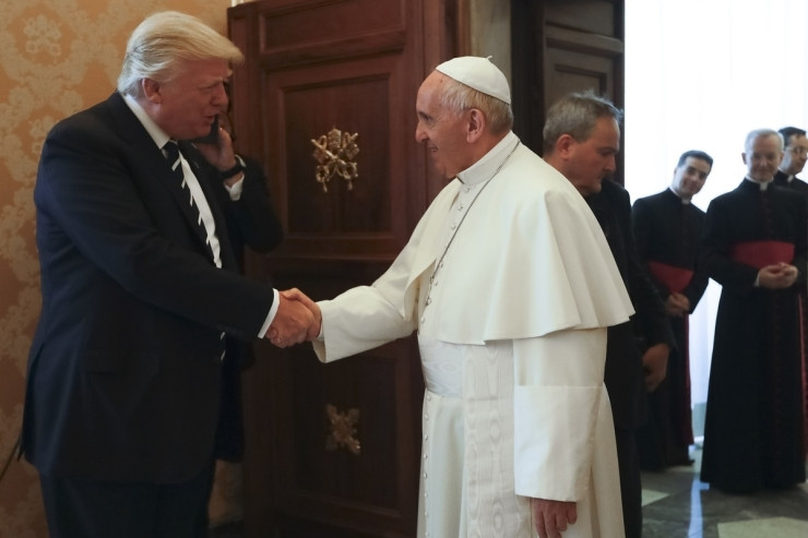 Tramp Roma Papası olmaq istəyir 