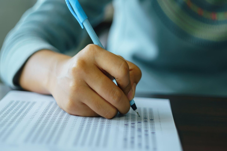 Bəzi imtahanların başlama saatı dəyişdi 