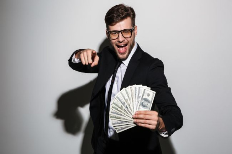 Avqustda işdə şanslı olacaq  BÜRCLƏR 