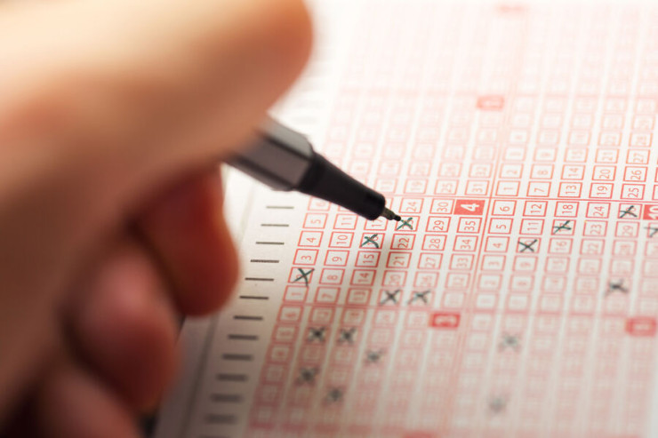 Köşk satıcısı 200 min dəyərində  lotereya bileti   oğurladı: heç nə udmadı 