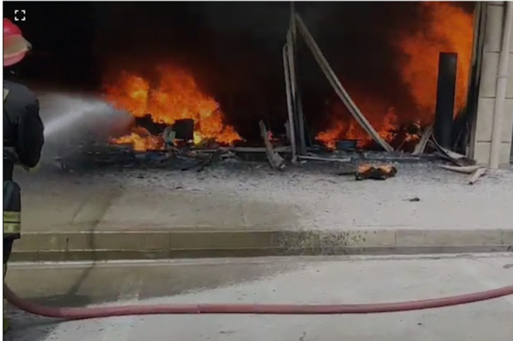 Sumqayıtda çoxmərtəbəli binada yanğın-  Xəsarət alan var -VİDEO 