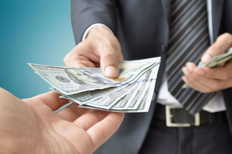 Rüşvət alan gömrükçülərin MƏHKƏMƏSİ BAŞLAYIR 