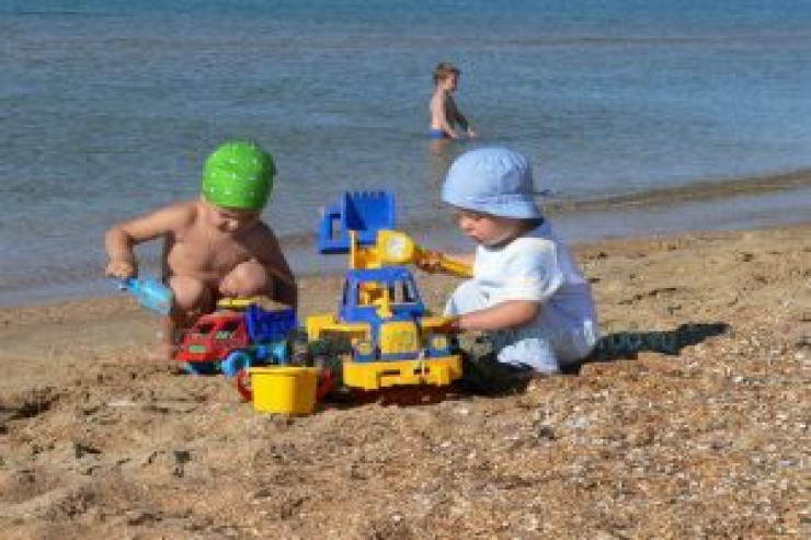 Uşaqların çimərliklərdə infeksion xəstəliklərə yoluxması məsələsinə RƏSMİ CAVAB 