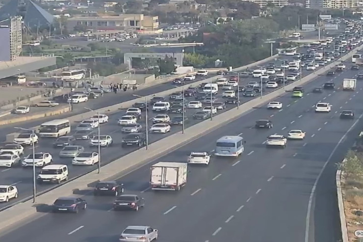 Bakıda bu yollarda sıxlıq var - SİYAHI 