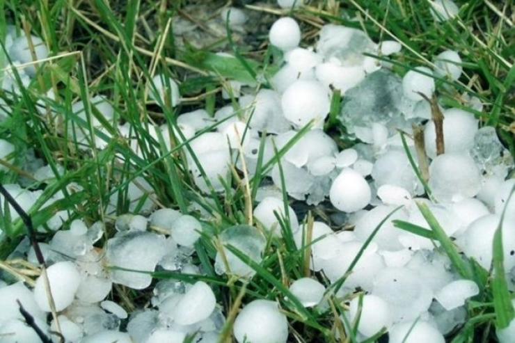 Azərbaycanın bu bölgəsinə dolu düşdü - GÜNÜN HAVASI 