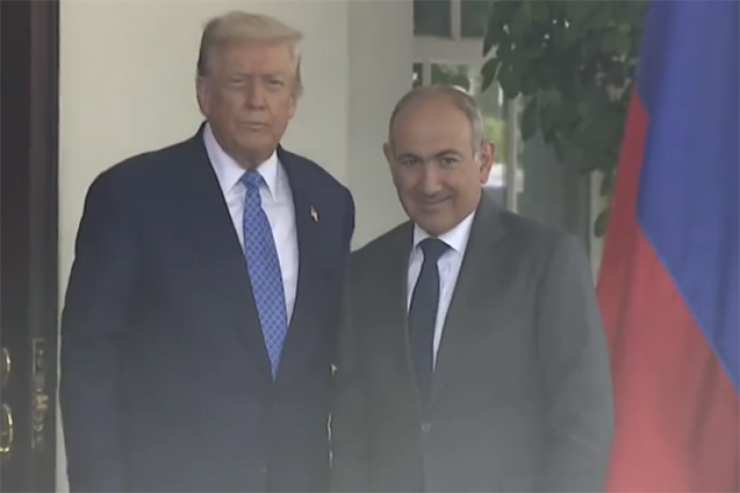 Tramp-Paşinyan  görüşü başa çatdı