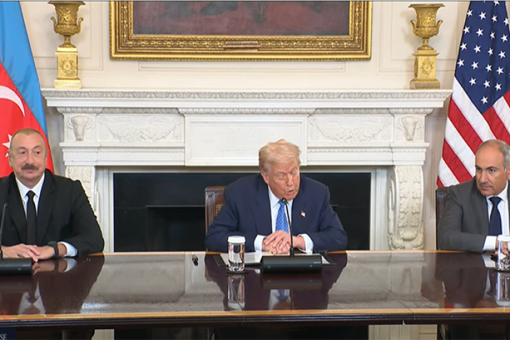 Tramp, İlham Əliyev və Paşinyan arasında üçtərəfli görüş keçirilir - VİDEO 