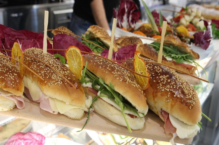 Kişi tətildə məşhur tərəvəz yedi, qəfil öldü:  səbəb şokedicidir