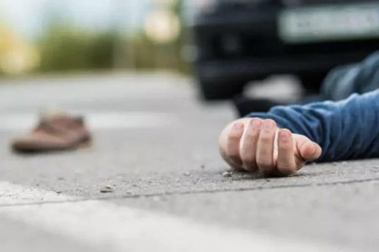 Ağstafada maşın iki nəfəri  vurdu