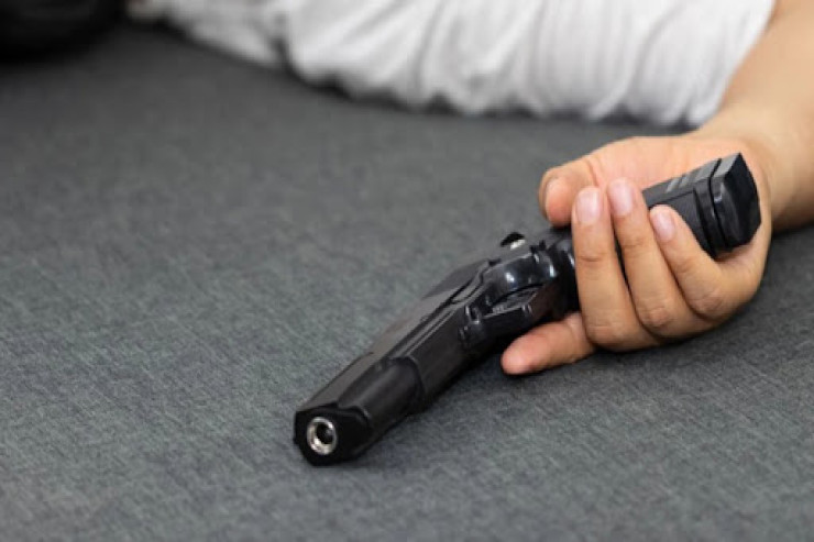 Arvadını öldürüb intihar etdi 