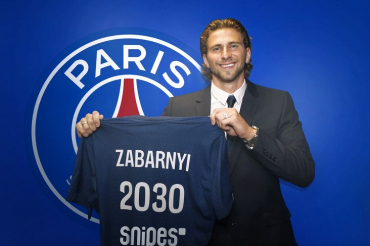 PSJ ukraynalı müdafiəçini aldı