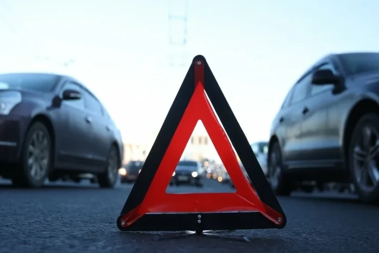 Bakıda üç avtomobil toqquşdu , yaralıların vəziyyəti məlum oldu-YENİLƏNİB 