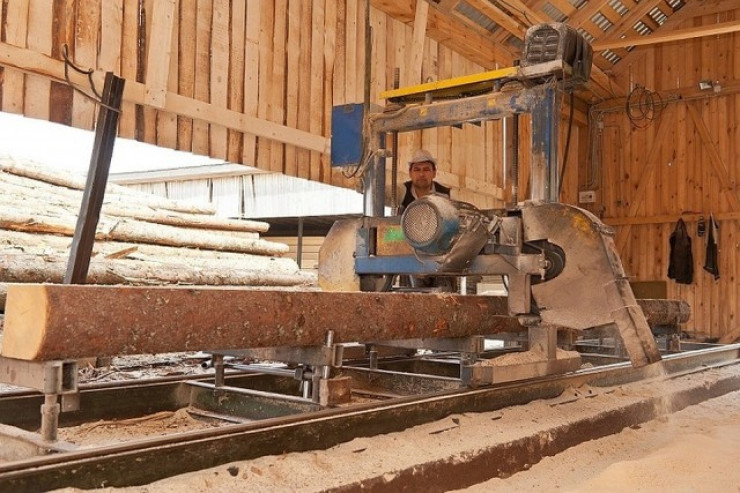 Rusiyada zavod azərbaycanlılara görə BAĞLANDI 