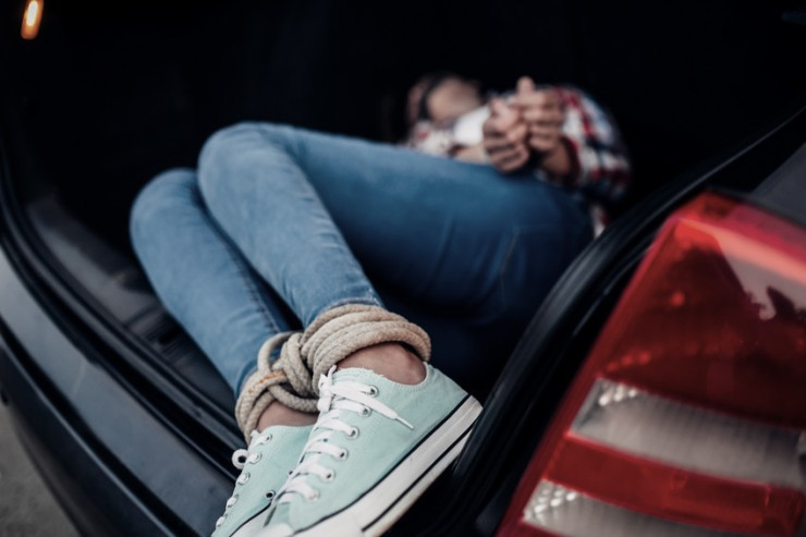 Azərbaycanlılar küçədə qızı qaçırıb  pul tələb etdilər