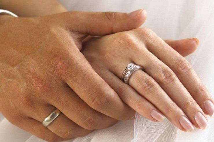 Şamaxıda 15 yaşlı qız nişanlandı  - Polis atasını   cəzalandırdı