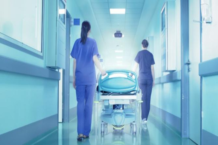 Təcili müdaxiləyə ehtiyac olan xəstə 5 saat  gözlədilib? - RƏSMİ CAVAB 