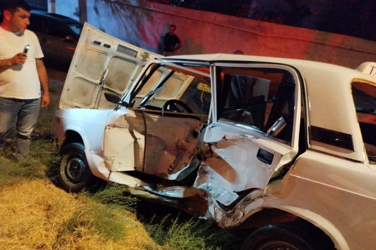 Mingəçevirdə iki maşın toqquşdu 