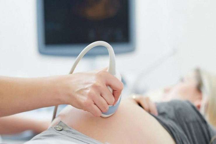 Müayinəyə gələn hamilə   xəstəxanada öldü 