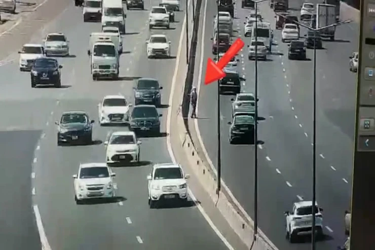 Bakıda yolu keçən kişini maşın belə vurdu - ANBAAN VİDEO 