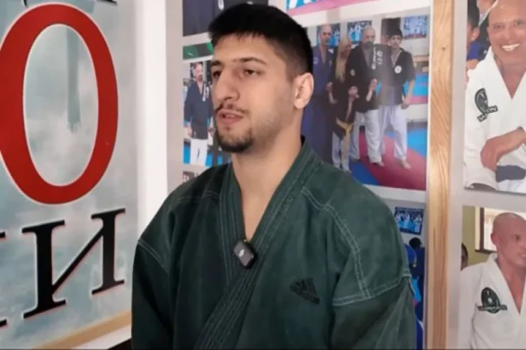 Federasiya prezidentinin oğlu binadan yıxılıb öldü 