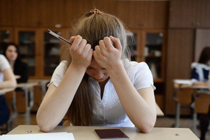 10 abituryent 600-dən yuxarı bal topladı - Universitetə daxil ola bilmədi 