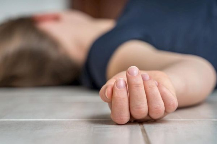 Bakıda DƏHŞƏT:  qadının başına güldanla vuraraq  öldürdü - YENİLƏNİB 