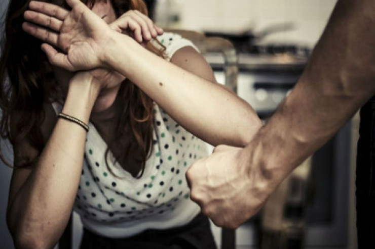 Toydan 9 gün sonra  hamilə arvadını öldürüb özünü çaya atdı 