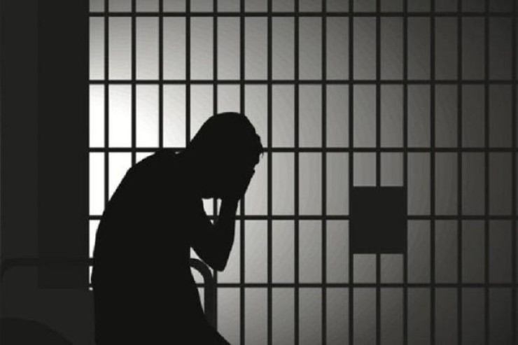 Bakıda məhkumla görüşə gələn  saxlanıldı - FOTO 