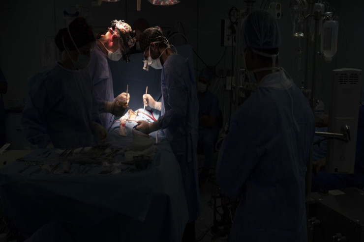 Donuz ciyərini insana köçürdülər - SENSASİYA 