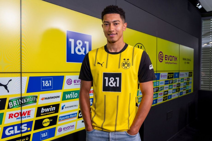 Futbolçunu əvəzlədilər, valideynləri imkan vermədi 