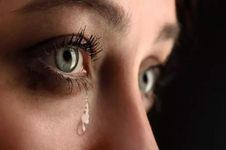 Göz yaşlarını niyə saxlaya bilmirik?  - Alimlər izah etdi