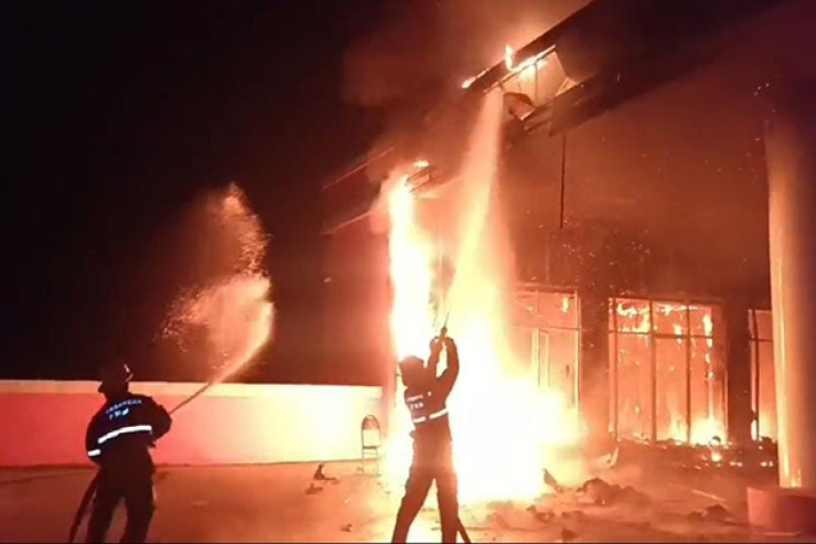 Ağcabədidə yanacaqdoldurma məntəqəsi belə yandı - VİDEO 