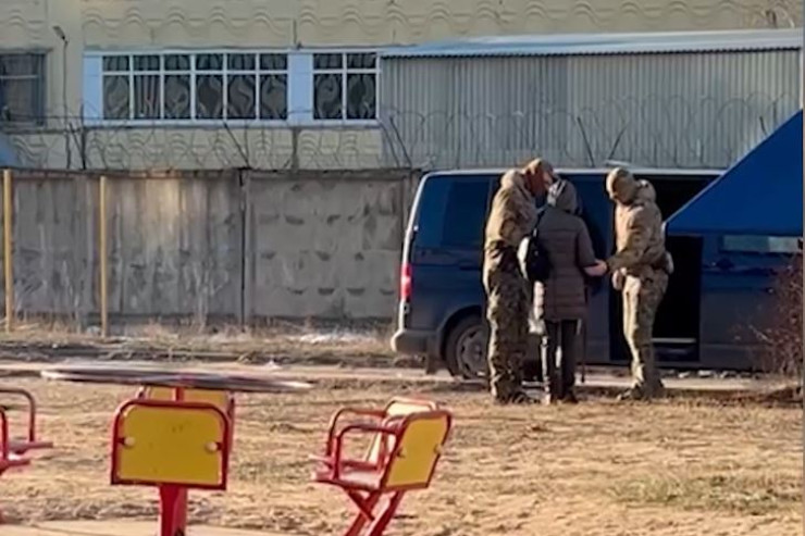 Rusiya azərbaycanlı qadını casus damğası ilə  HƏBS ETDİ - VİDEO 