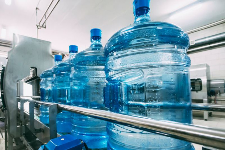 Bakıda marketlərdə satılan bu sular  təmiz deyilmiş - SİYAHI 