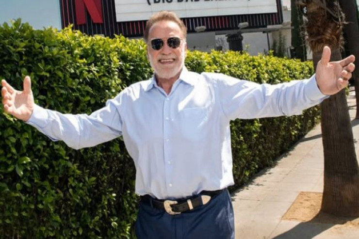 78 yaşında gümrah qalmağın SİRRİ – Arnold Şvartseneggerin banan sevgisi 