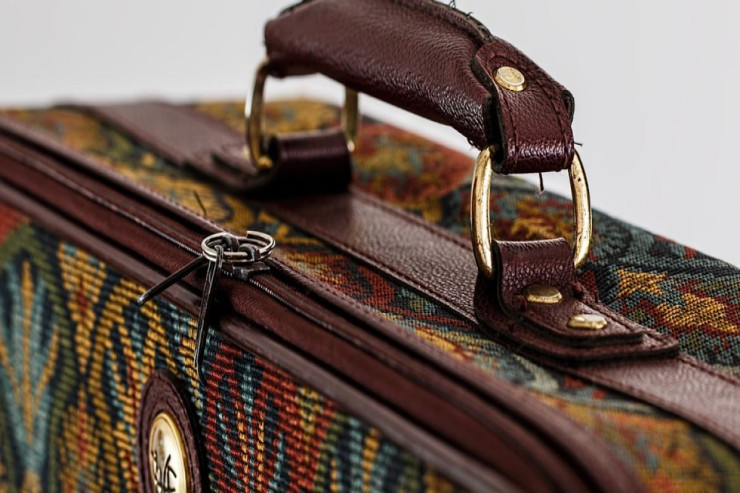 Qadını öldürüb uşaqlarını oğurladı - Çamadan sirləri AÇDI 