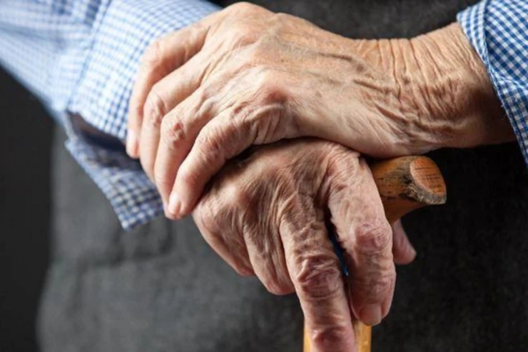 Müəllim 70 yaşlı kirayəşini döyüb öldürdü - Su qızdırıcısına görə 