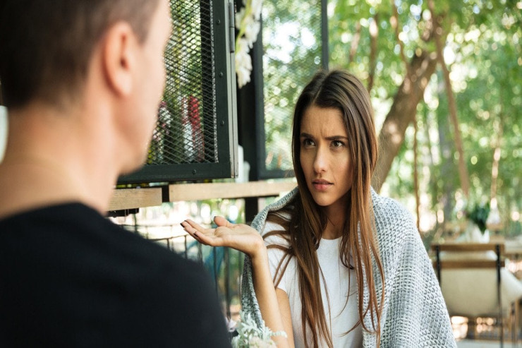 Bu sözü sevdiyiniz adama deməyin:  ən güclü əlaqələri də məhv edir