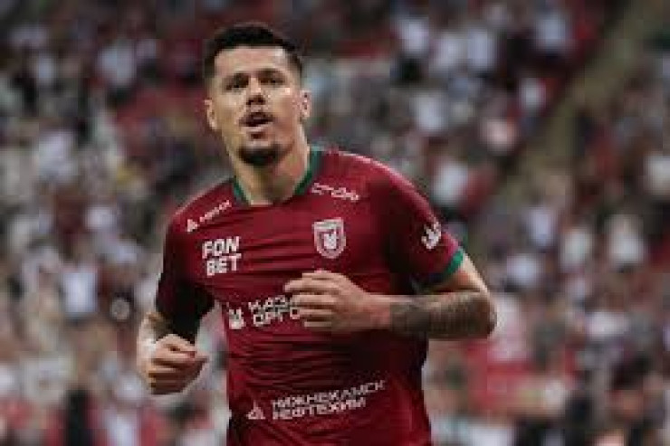 Mərhum babasına görə dubl etdi 