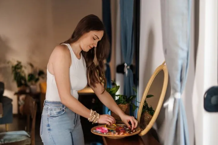 Bəla, xəstəlik və göz yaşı  gətirən zinət əşyaları 