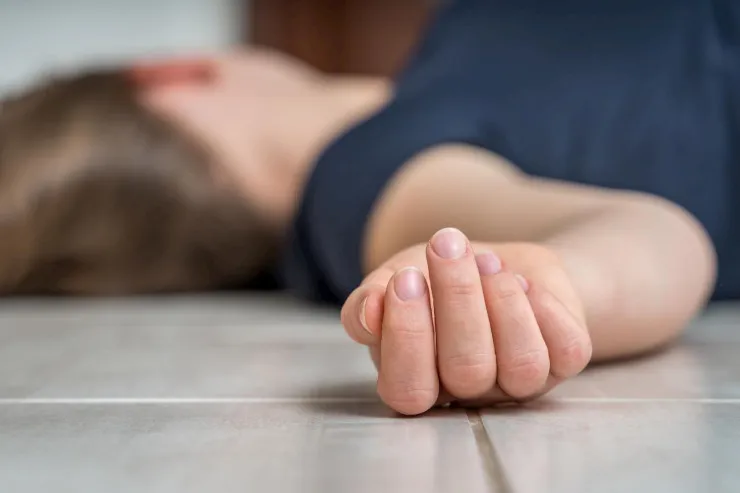 Anasını və nənəsini  öldürən yeniyetməyə HÖKM OXUNDU