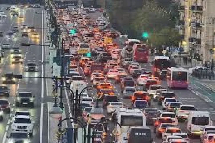 Tıxacda vaxt itirənlər dərdlərini danışır -VİDEO 