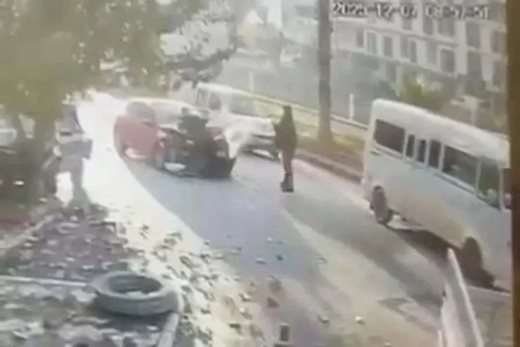 Keçmiş arvadının ərini maşınla vurub, fotosunu paylaşdı 