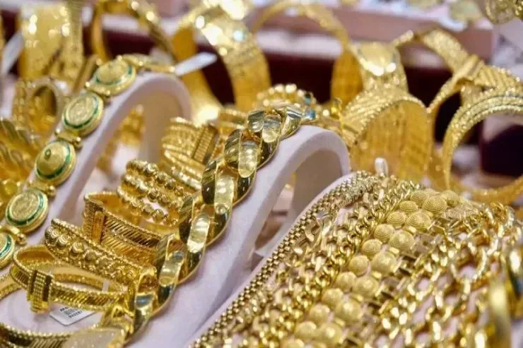 Bakıda kürəkən qayınatasının  qızıllarını OĞURLADI