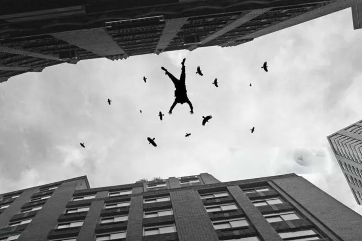 Bakıda DƏHŞƏT:  yeniyetmə 16-cı mərtəbədən  yıxılıb öldü