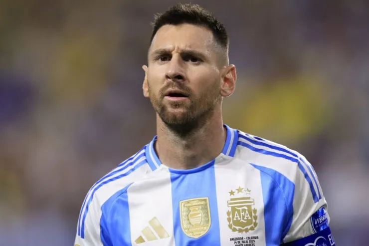 Messi tədbiri tez tərk etdi, təşkilatçı saxlanıldı 